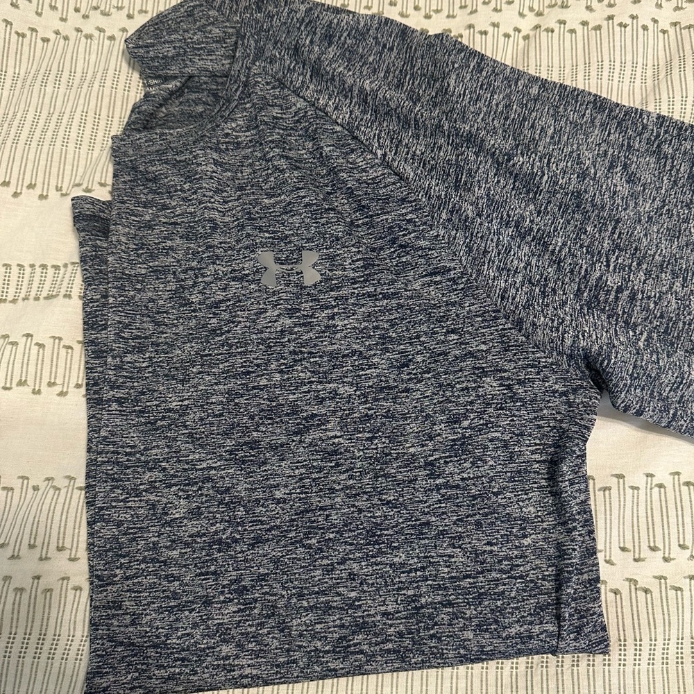 Men’s under armour  tshirt
